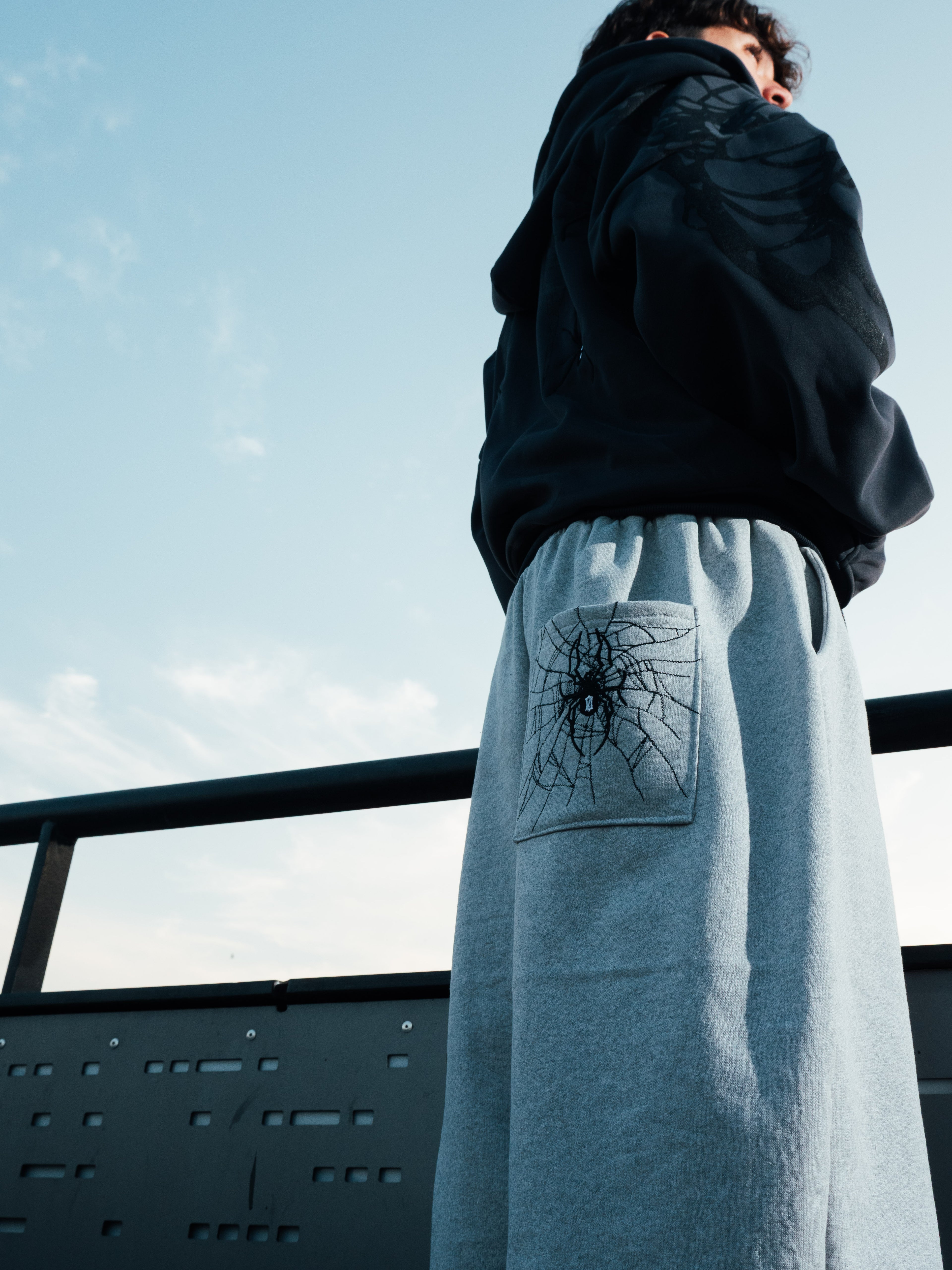 GREY SPIDER BAGGY JOGGER