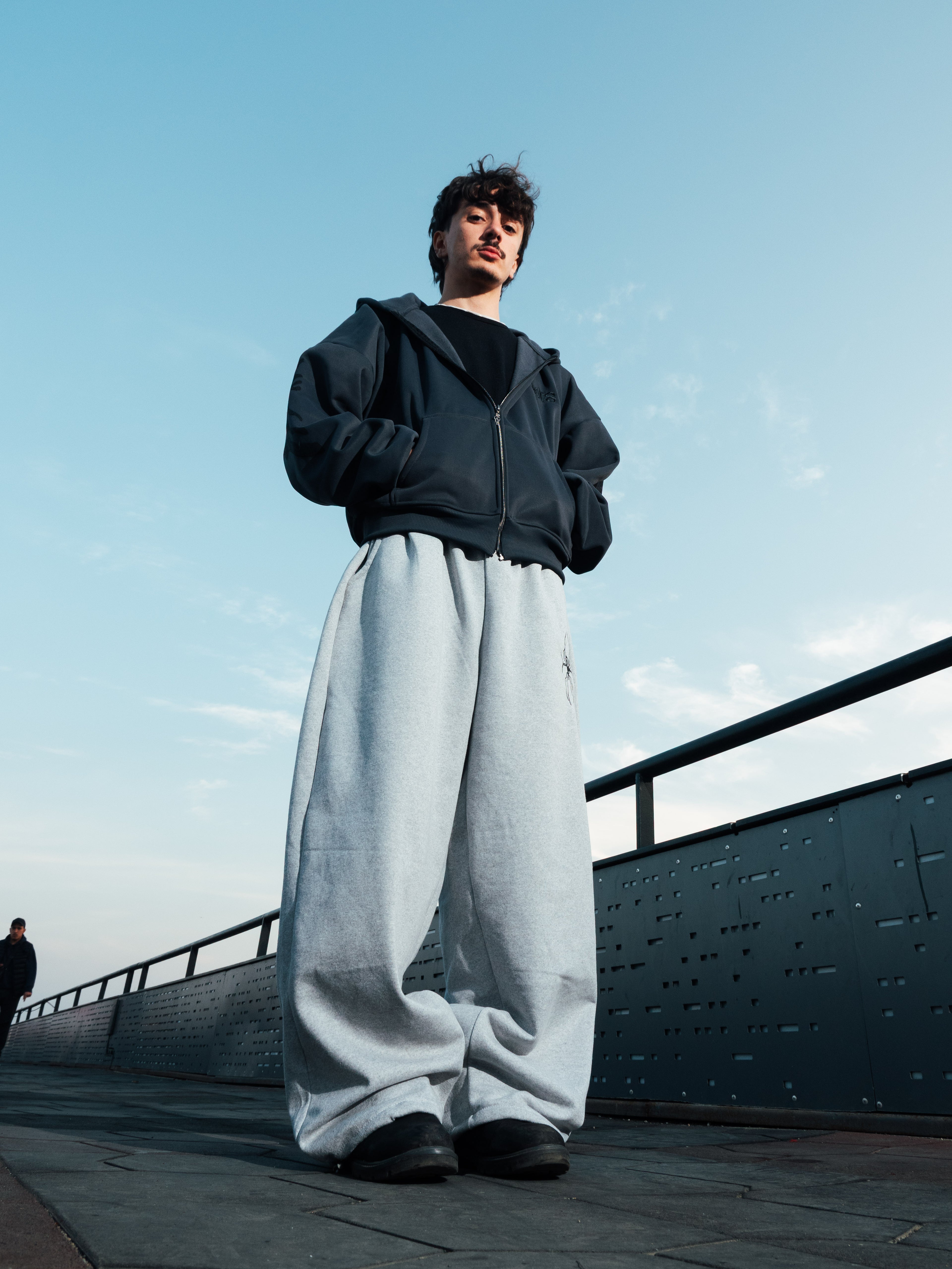 GREY SPIDER BAGGY JOGGER